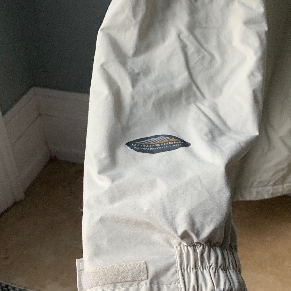 Sorel woman’s Blue and Cream Raincoat - Picture 10 of 14